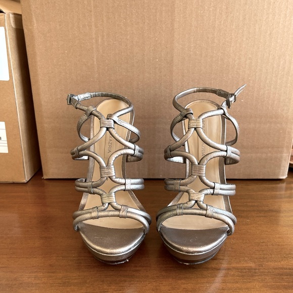 BCBGMAXAZRIA heels size 7 - Picture 2 of 2